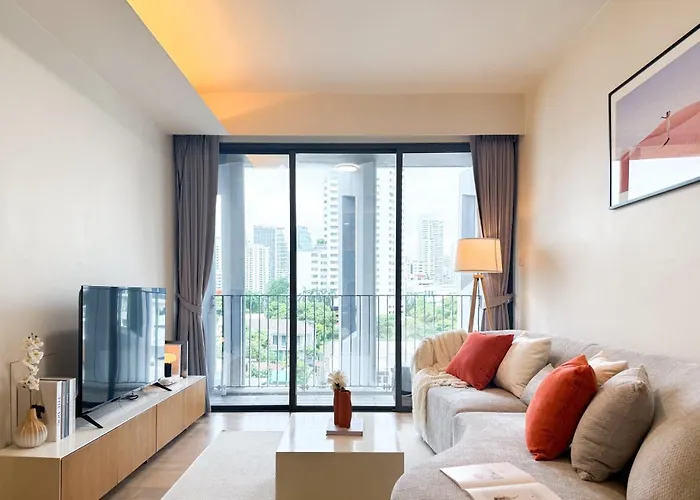 Vakantiehuis Expansive Luxury 2br - Ultra Fast Wifi - Phrom Phong Bangkok