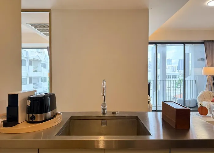 Expansive Luxury 2br - Ultra Fast Wifi - Phrom Phong Vakantiehuis
