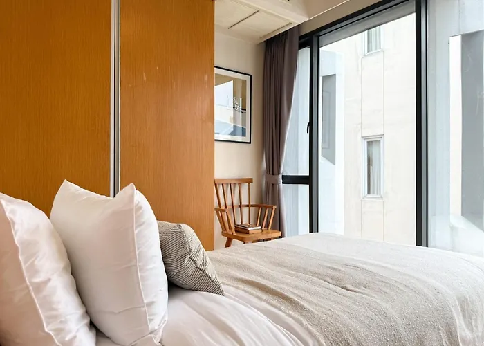 Vakantiehuis Expansive Luxury 2br - Ultra Fast Wifi - Phrom Phong