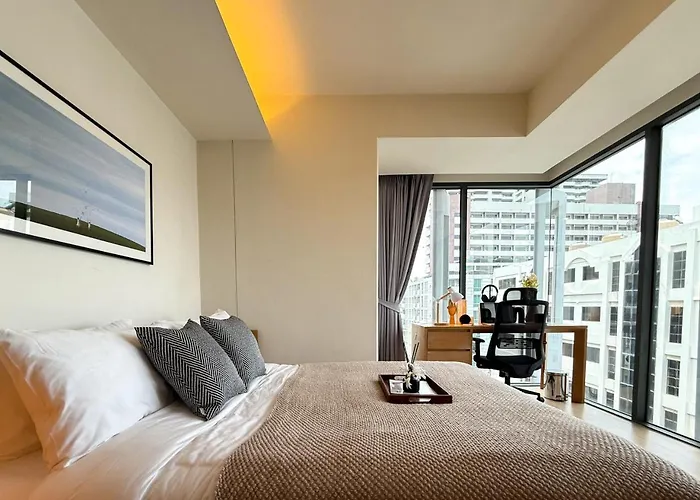 Vakantiehuis Expansive Luxury 2br - Ultra Fast Wifi - Phrom Phong *