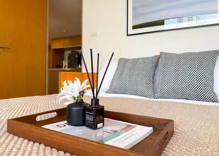 Vakantiehuis Expansive Luxury 2br - Ultra Fast Wifi - Phrom Phong Bangkok