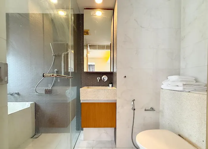 Expansive Luxury 2br - Ultra Fast Wifi - Phrom Phong Vakantiehuis
