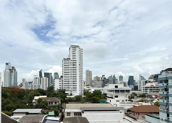 Vakantiehuis Expansive Luxury 2br - Ultra Fast Wifi - Phrom Phong