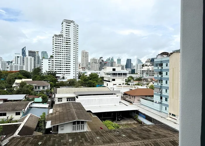 Expansive Luxury 2br - Ultra Fast Wifi - Phrom Phong Vakantiehuis