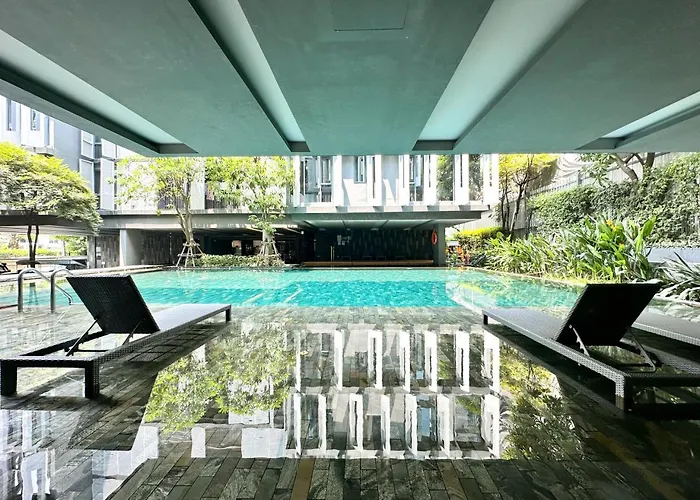 Vakantiehuis Expansive Luxury 2br - Ultra Fast Wifi - Phrom Phong Bangkok
