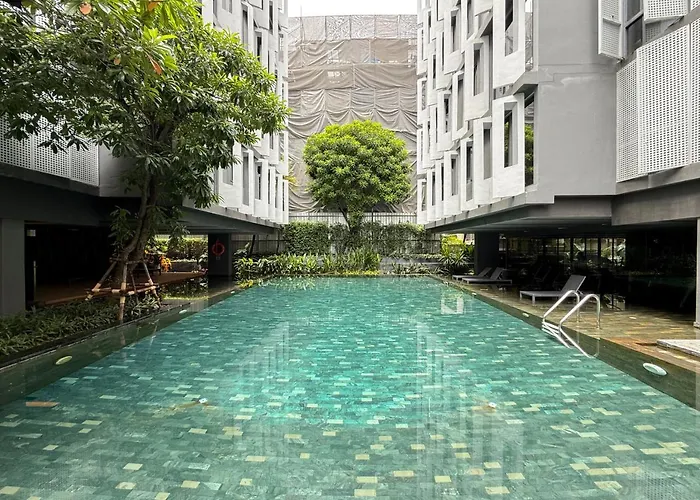 Vakantiehuis Expansive Luxury 2br - Ultra Fast Wifi - Phrom Phong Bangkok