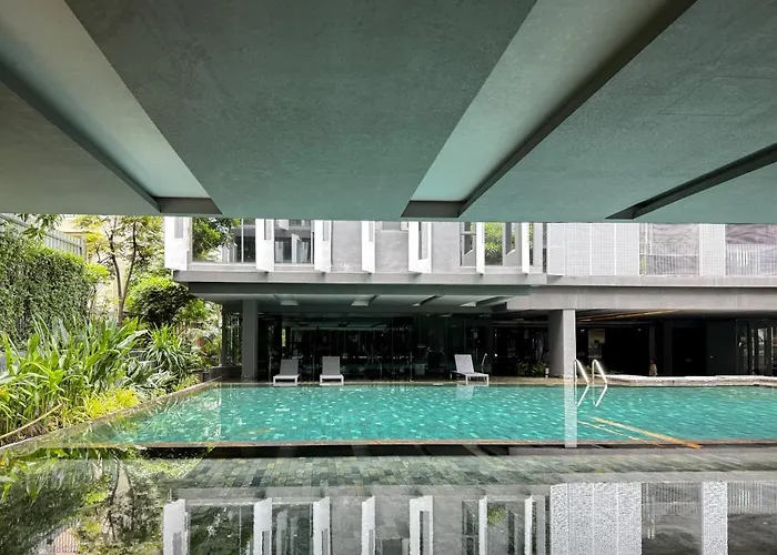 Vakantiehuis Expansive Luxury 2br - Ultra Fast Wifi - Phrom Phong Bangkok