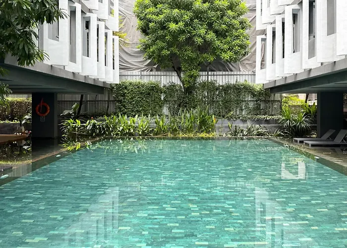 Vakantiehuis Expansive Luxury 2br - Ultra Fast Wifi - Phrom Phong *