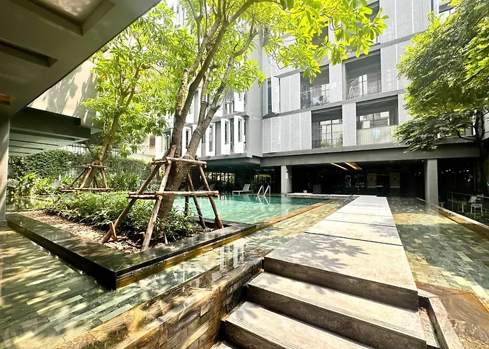 Vakantiehuis Expansive Luxury 2br - Ultra Fast Wifi - Phrom Phong *