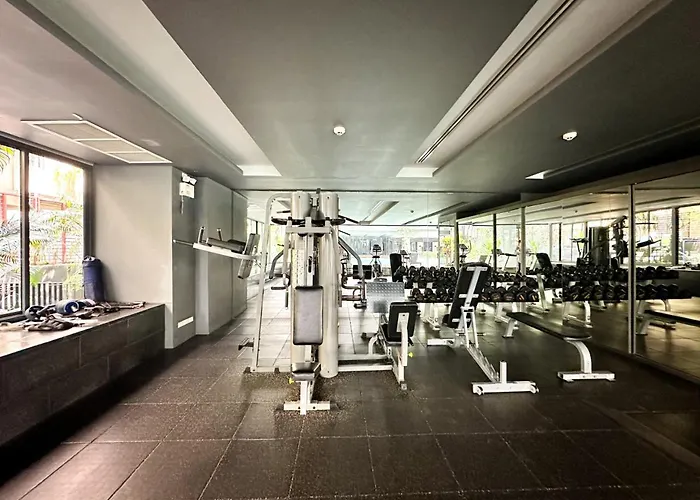 Vakantiehuis Expansive Luxury 2br - Ultra Fast Wifi - Phrom Phong Bangkok